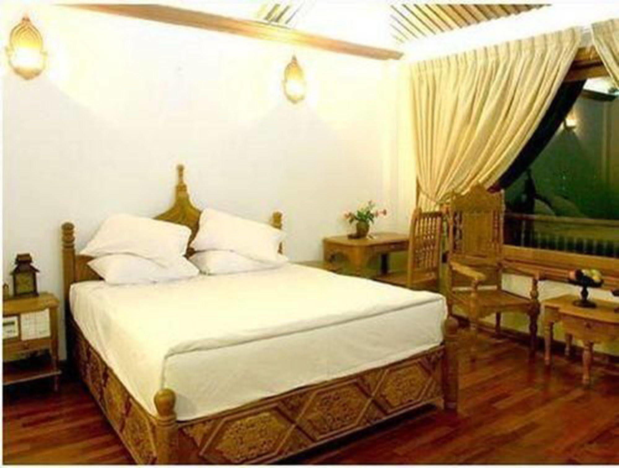 โรงแรม รอยัล เกทุมดี Taungoo ภายนอก รูปภาพ